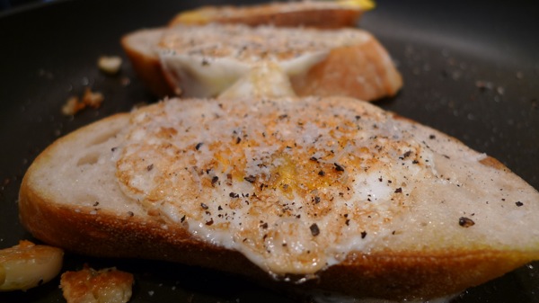 egg-in-bread