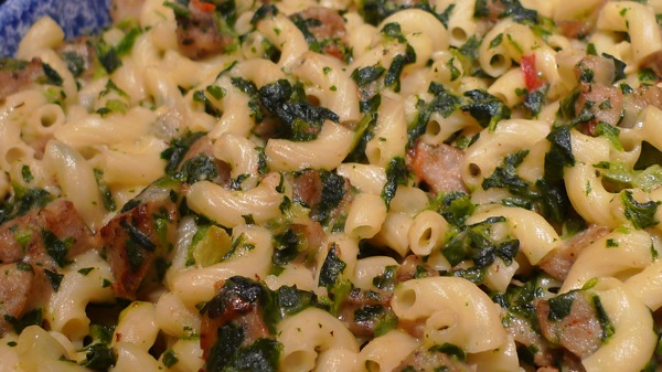 macaroni-and-cheese-with-spinach-and-sausage