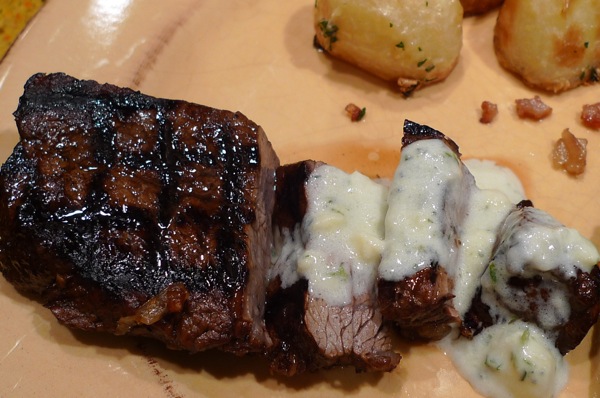 tip-steak-with-blue-cheese-sauce