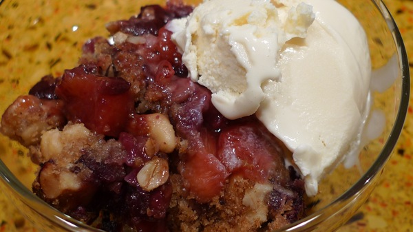 Peach and Blueberry Crumble1