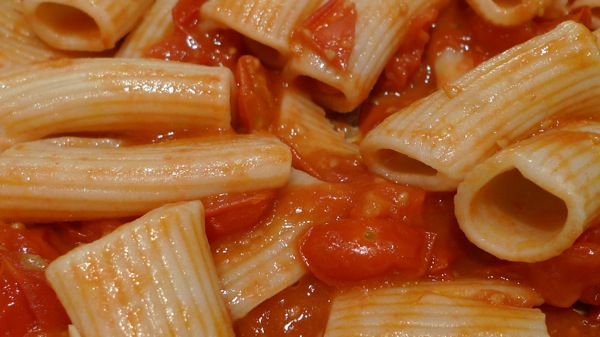 Fresh pasta with fresh tomato sauce