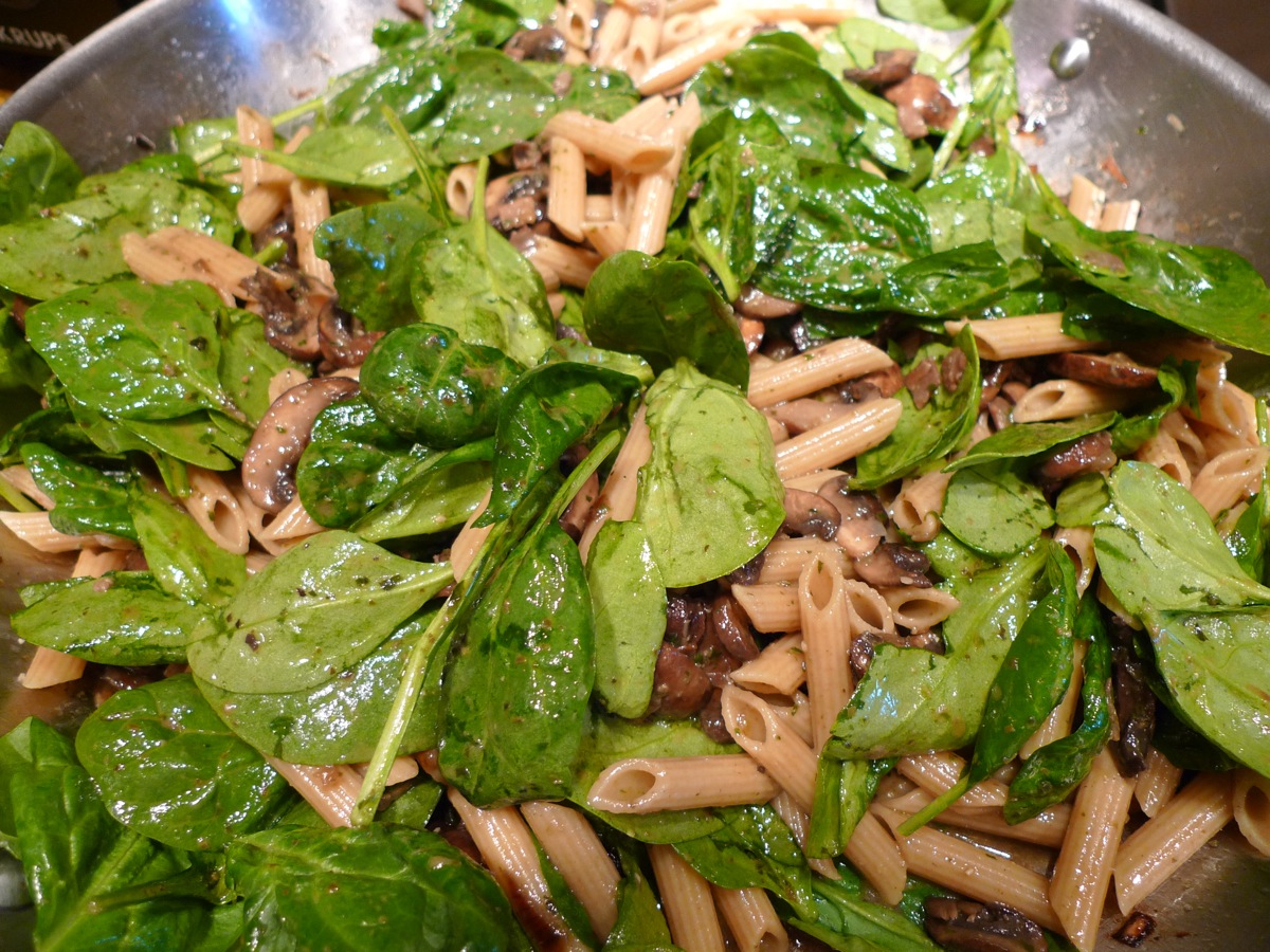 Pasta with Mushrooms and Spinach